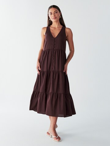 BWLDR - Vestido em castanho: frente