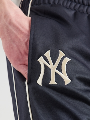 NEW ERA Normální Kalhoty – modrá