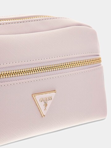 GUESS Kulturtasche in Lila