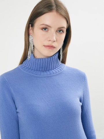 Influencer Pullover in Lila