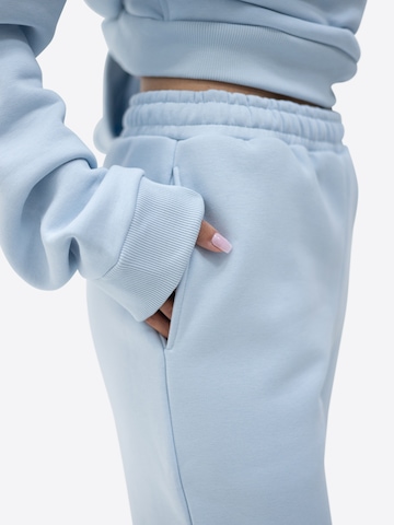 TATES Tapered Workout Pants in Blue