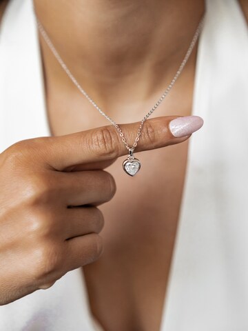 Hey Happiness Ketting 'Crystal Love' in Zilver: voorkant