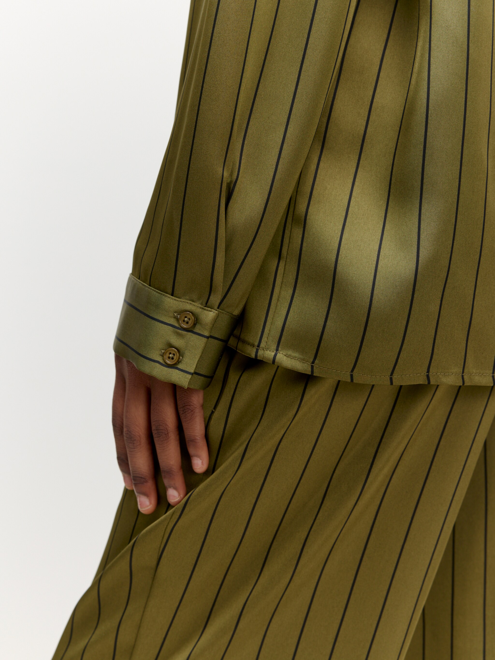 EDITED Producten Blouse 'Alysa' Olijfgroen