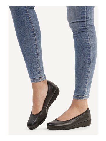 CAPRICE Ballet Flats in Black