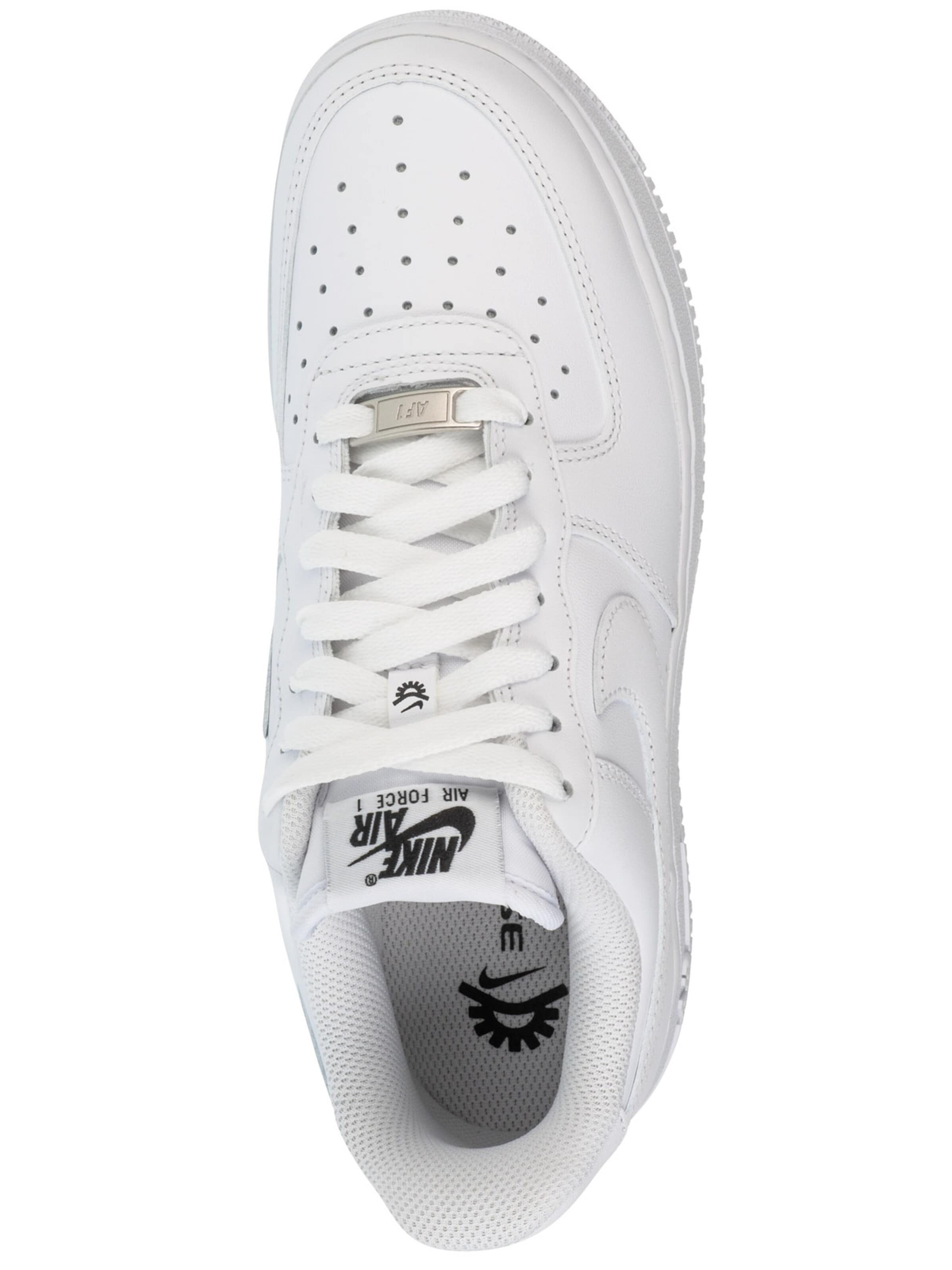 NIKE Ниски маратонки 'Nike Air Force 1 07' в бяло