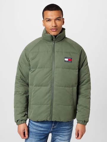 Tommy Jeans Winterjas in Groen: voorkant