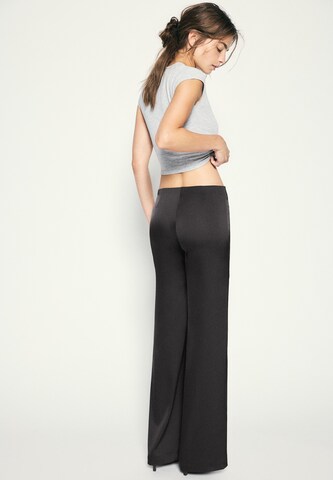 Loosefit Pantalon Pull&Bear en noir