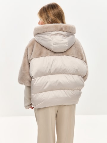 CESARE GASPARI Between-season jacket in Beige