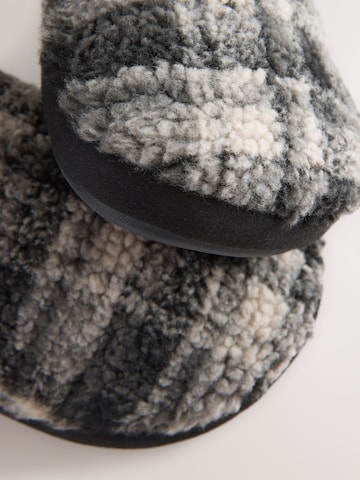 Pantoufle Next en gris