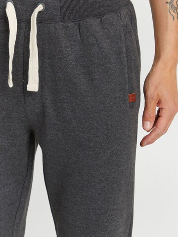 Effilé Pantalon 'Tilo' BLEND en gris