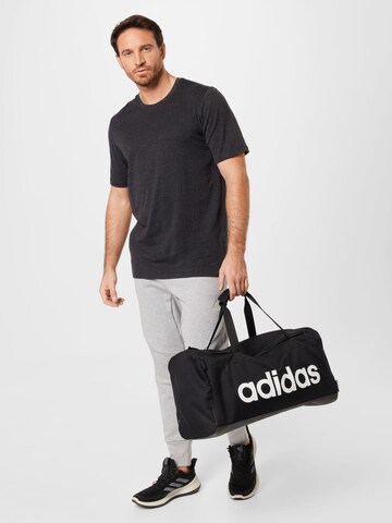 ADIDAS SPORTSWEAR - Skinny Camisa funcionais 'City Elevated' em cinzento