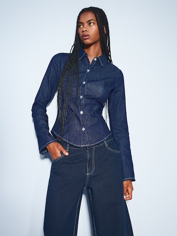 Bershka Blouse in Blue: front