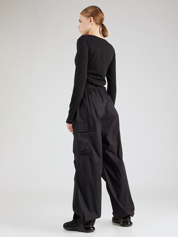 Wide Leg Pantalon cargo Nike Sportswear en noir