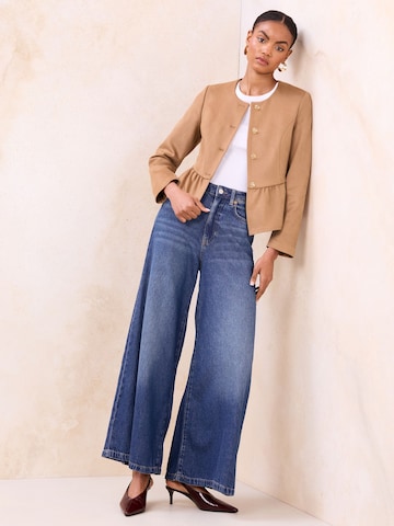 Lipsy Tussenjas in Beige