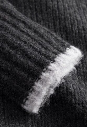 Frieda & Freddies NY Sweater in Grey