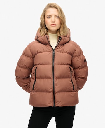 Veste d’hiver Superdry en marron : devant