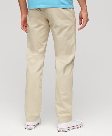Coupe slim Pantalon chino Superdry en beige
