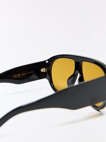 Bershka Sonnenbrille in Schwarz