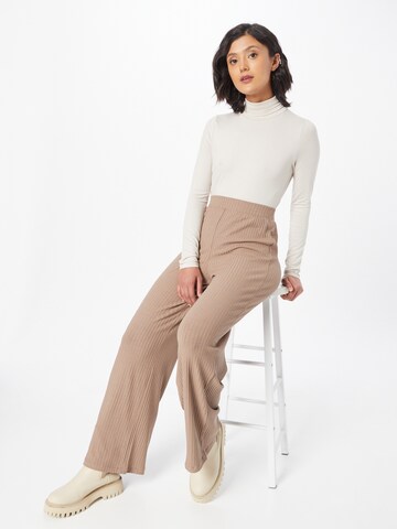 A LOT LESS Wide leg Broek 'Tamlyn' in Beige