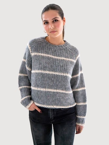 WEARABLE STORIES Pullover 'Nayla' in Grau: Vorderseite