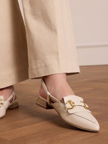 Escarpins à bride arrière MANFIELD en blanc