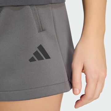 Loosefit Pantalon de sport 'Z.N.E.' ADIDAS SPORTSWEAR en gris