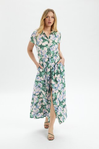 Robe-chemise 'Arjana' SOAKED IN LUXURY en vert : devant