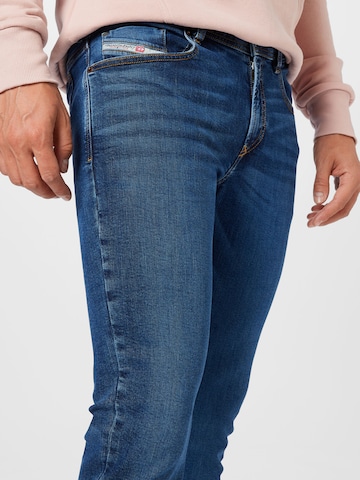 DIESEL Slimfit Jeans 'SLEENKER' i blå