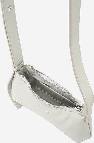 Calvin Klein - Bolso de hombro en gris