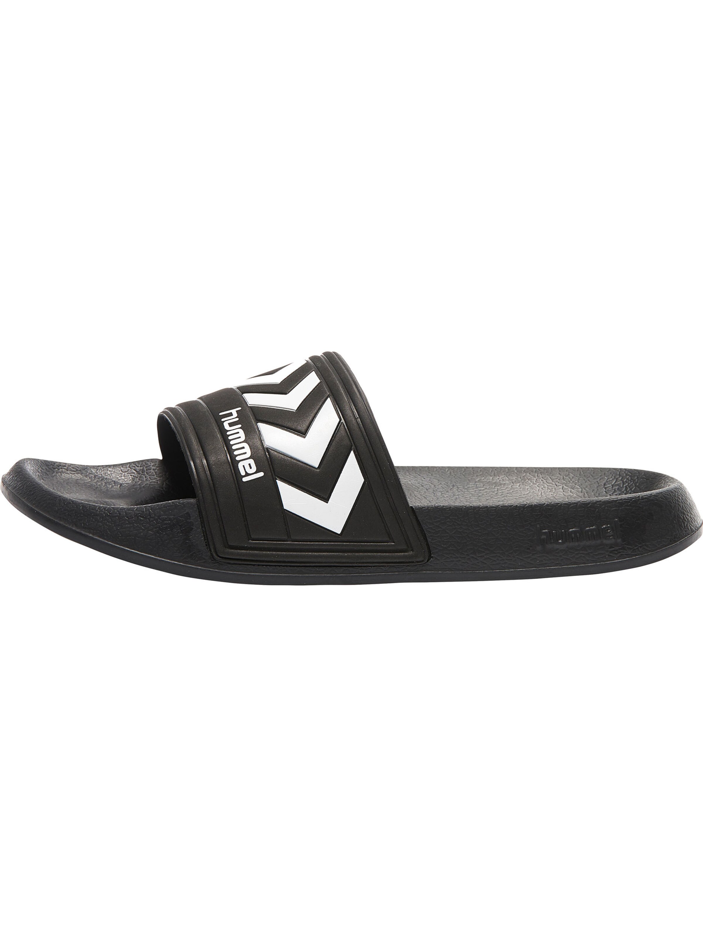 Hummel Beach & swim shoe in Black: front