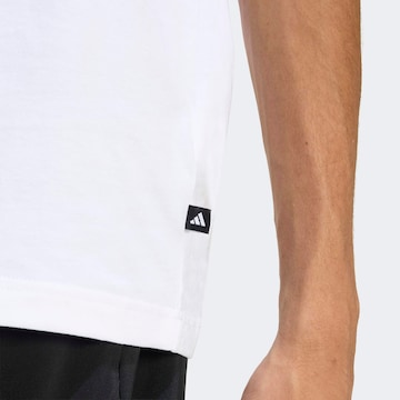 ADIDAS SPORTSWEAR Λειτουργικό μπλουζάκι σε λευκό