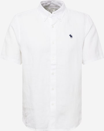 Abercrombie & Fitch - Regular Fit Camisa 'FEB4' em branco: frente