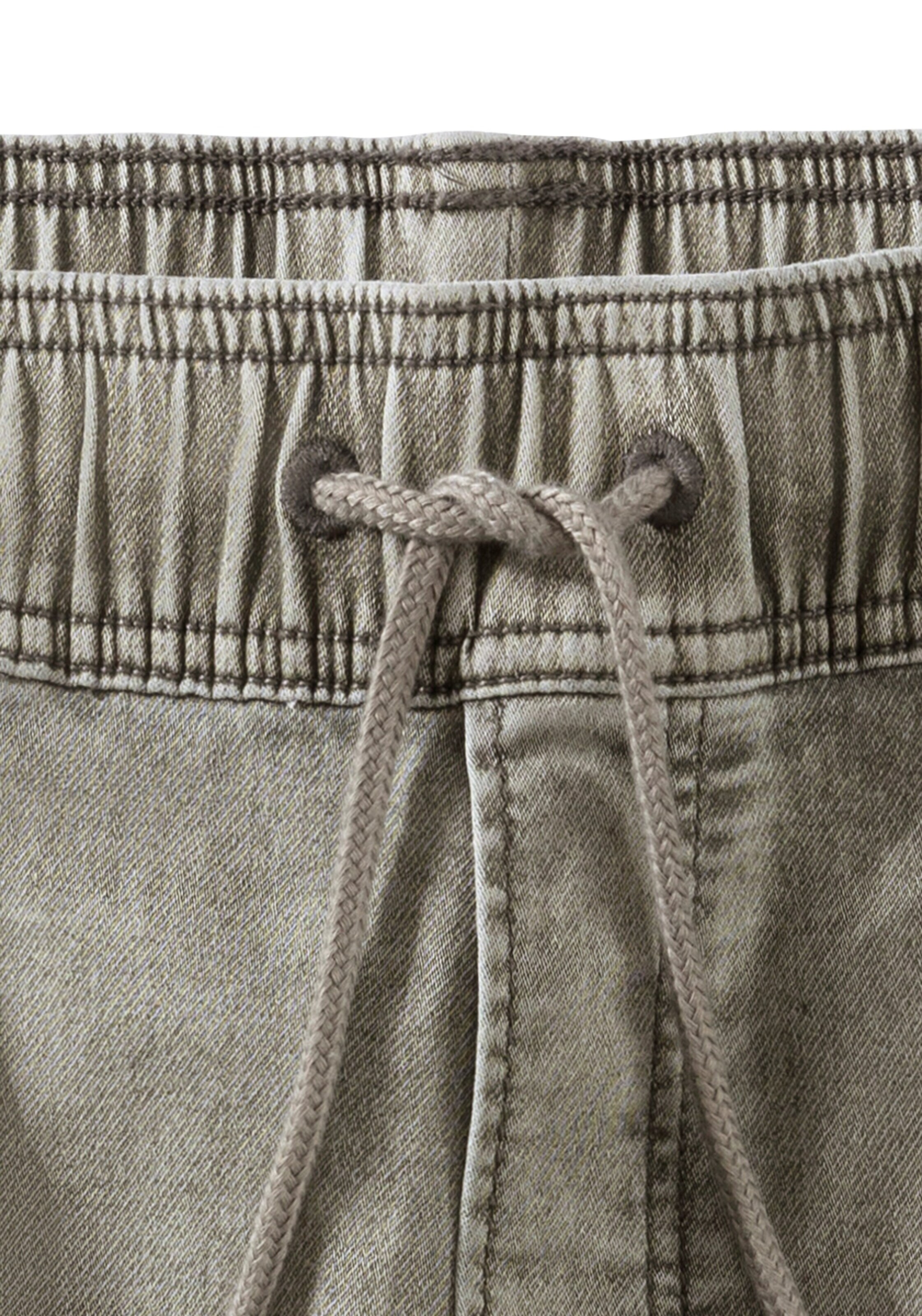 JOHN DEVIN Regular Cargo Jeans in Green