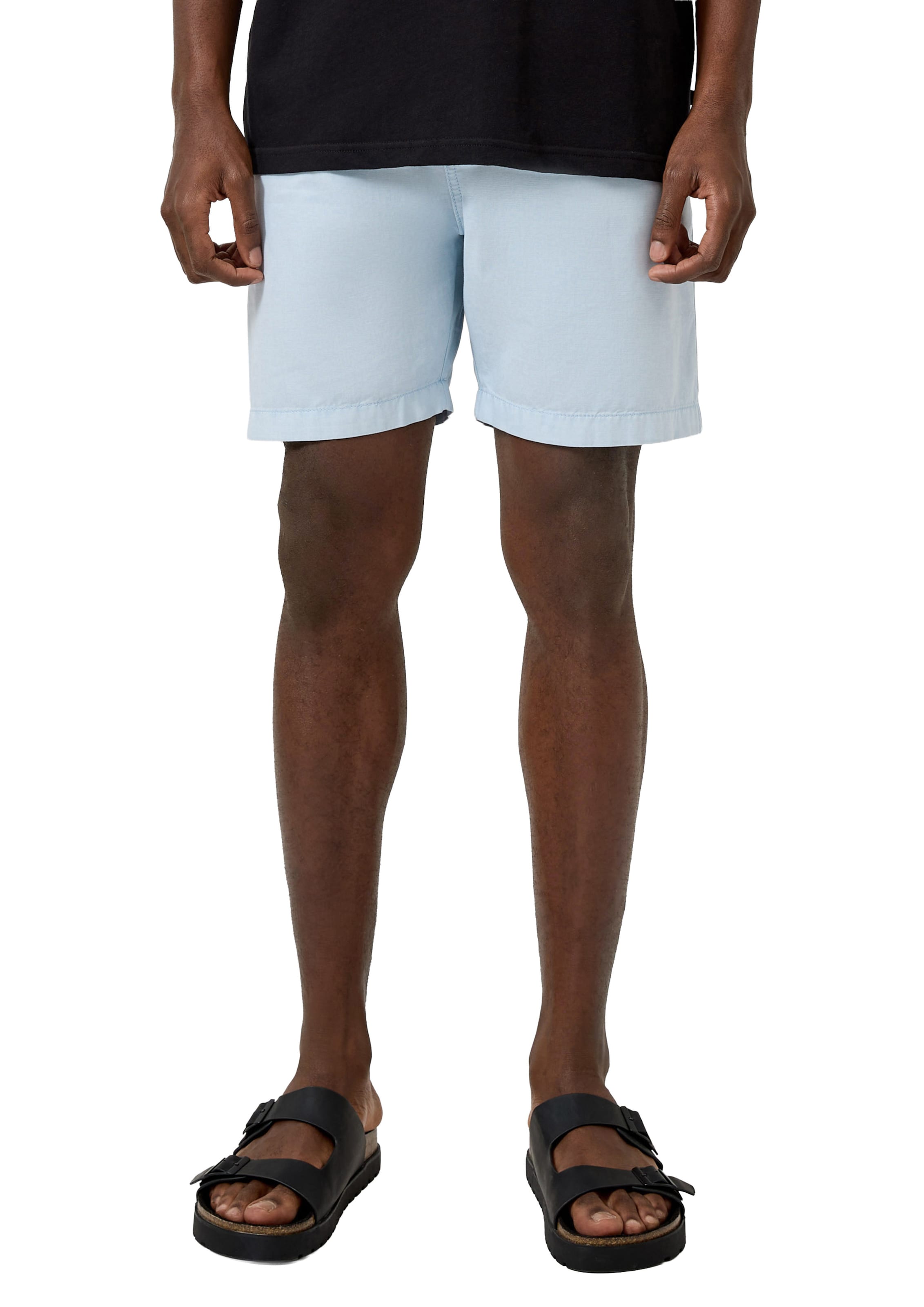 QS Regular Trousers in Blue: front