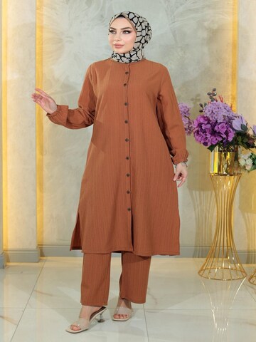 MODAMIHRAM Tunic in Brown: front