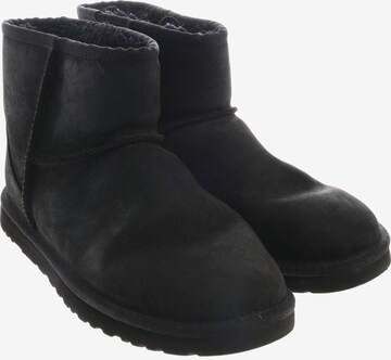 UGG Stiefel 40 in Schwarz: Vorderseite
