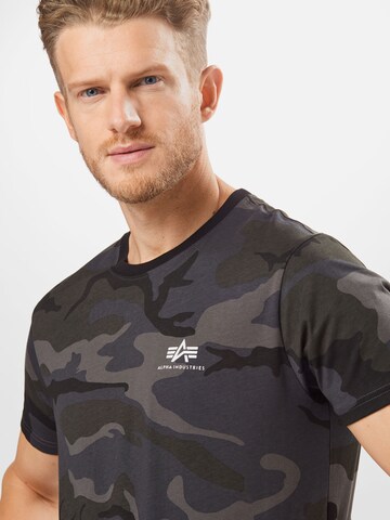 ALPHA INDUSTRIES Regular Fit T-Shirt in Grau