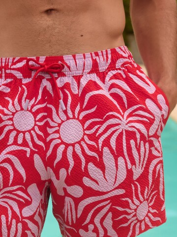 Next Σορτσάκι-μαγιό σε κόκκινο