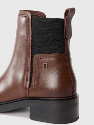 TOMMY HILFIGER Chelsea boots in Bruin