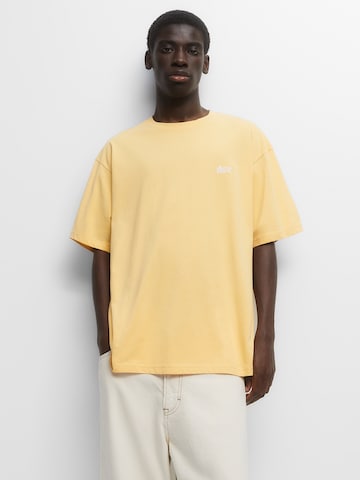 Pull&Bear Koszulka w kolorze żółty: przód