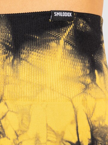 Smilodox Slim fit Leggings ' Batik Becci ' in Yellow
