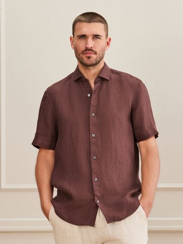 Regular fit Camicia di Next in marrone: frontale