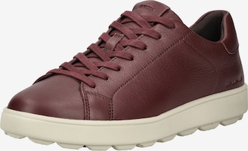 Baskets basses GEOX en rouge : devant