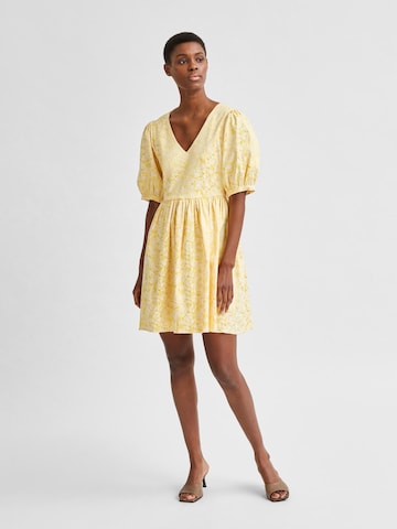 Robe de cocktail 'Joyce' SELECTED FEMME en jaune