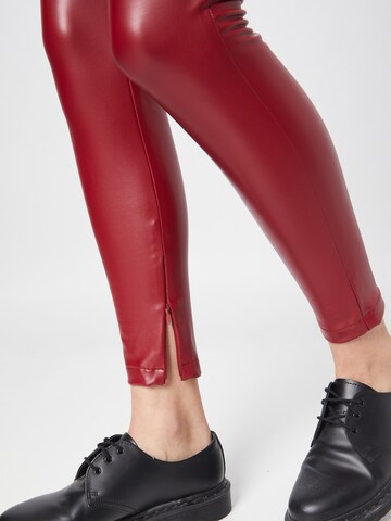 GUESS Skinny Leggingsit 'Priscilla' värissä punainen
