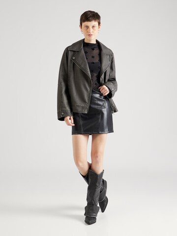 GUESS Rock 'ZUE' in Schwarz