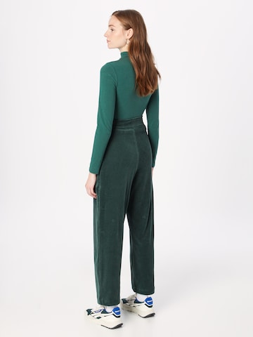 Brava Fabrics Loose fit Pleat-front trousers in Green