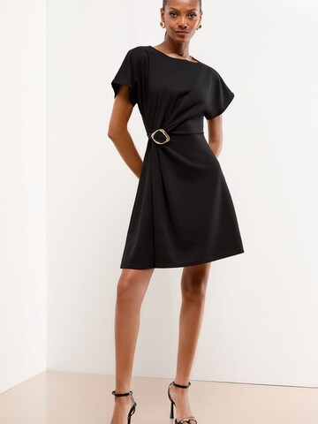 Lipsy Kleid in Schwarz