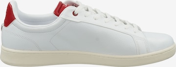 Baskets basses LACOSTE en blanc