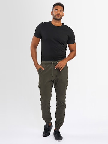Alessandro Salvarini Tapered Cargo trousers in Green: front